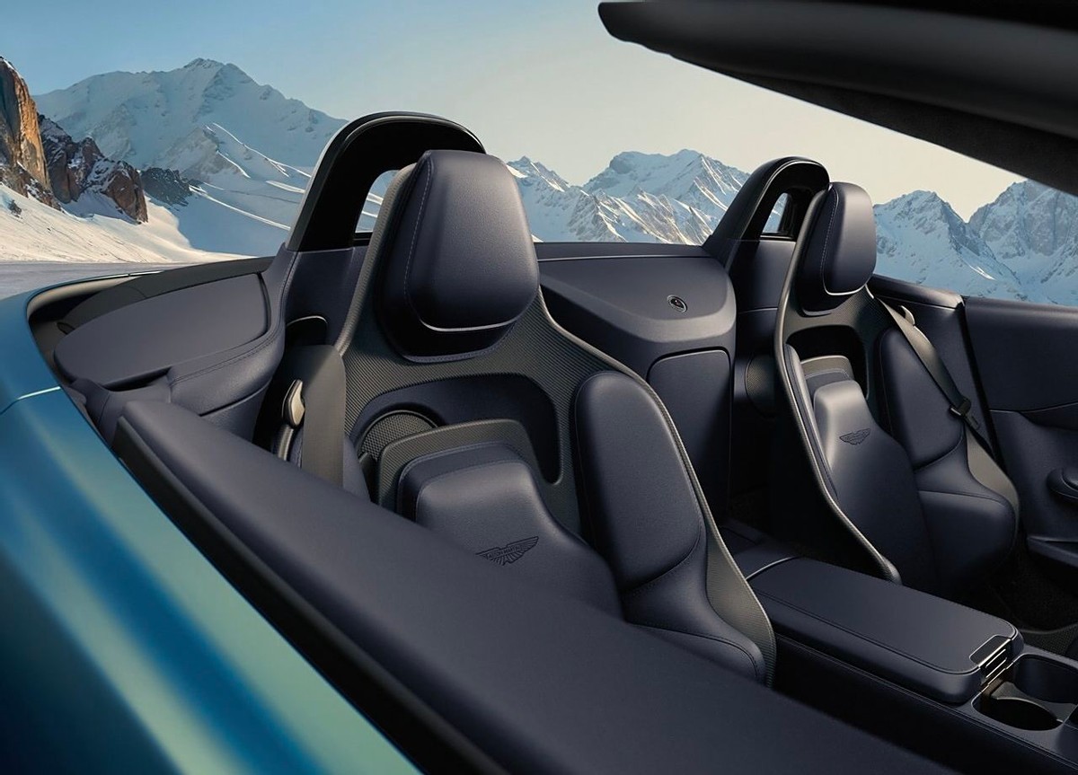 软顶敞篷 阿斯顿·马丁全新Vantage Roadster发布