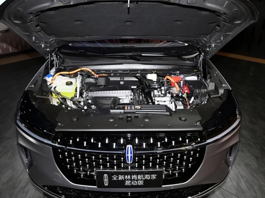 这才是纯正豪华SUV,续航1129km强混加持改善油耗,还看啥BBA?