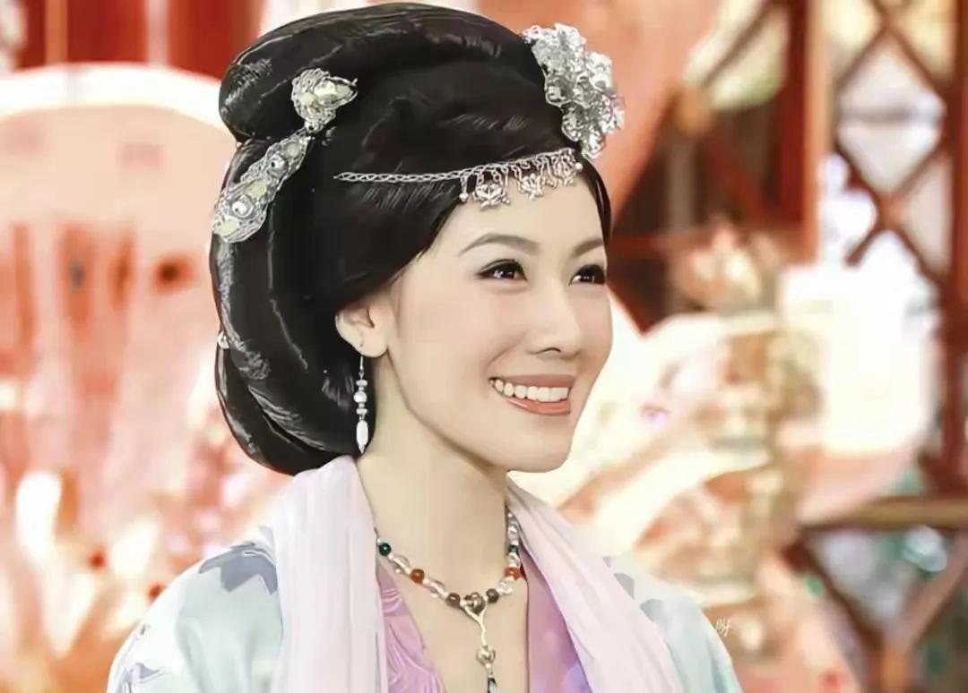 演员李施嬅官宣分手