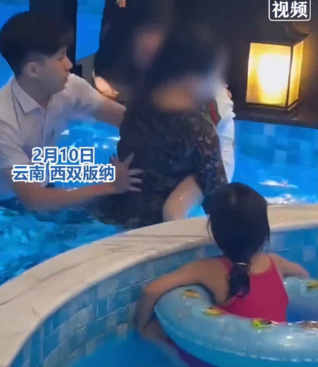女孩溺水 女子面膜都没摘就上前急救