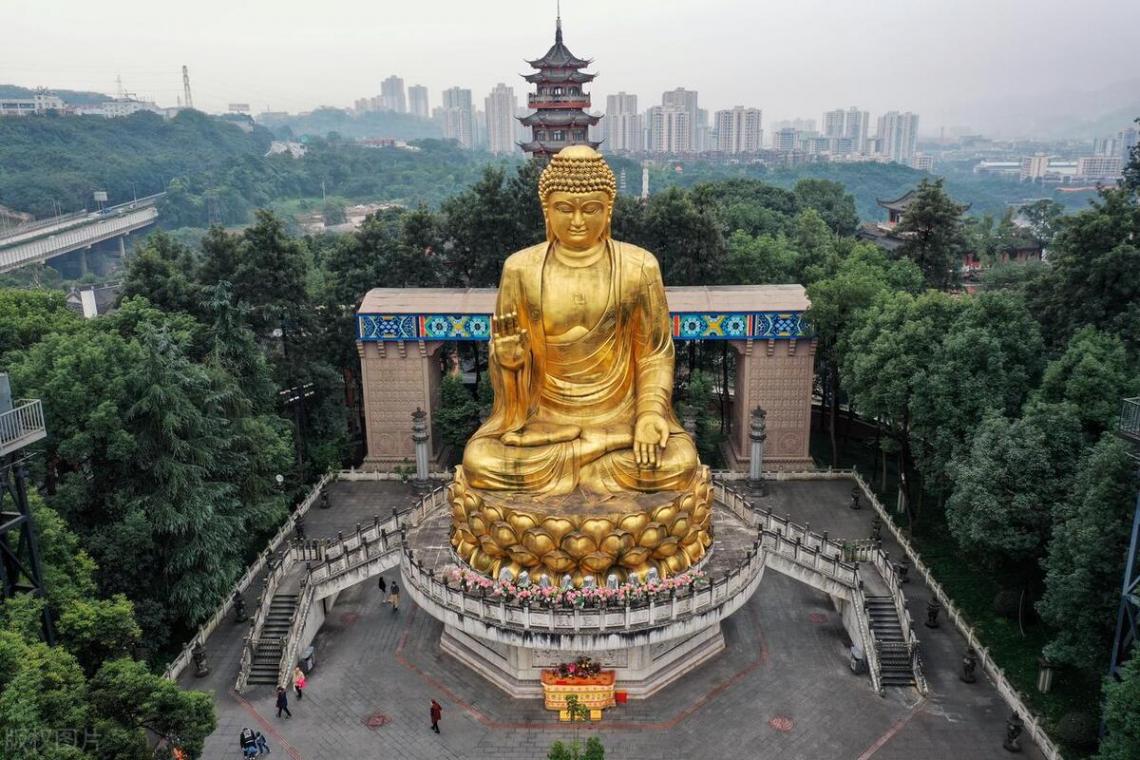 乐山大佛“上天了”
