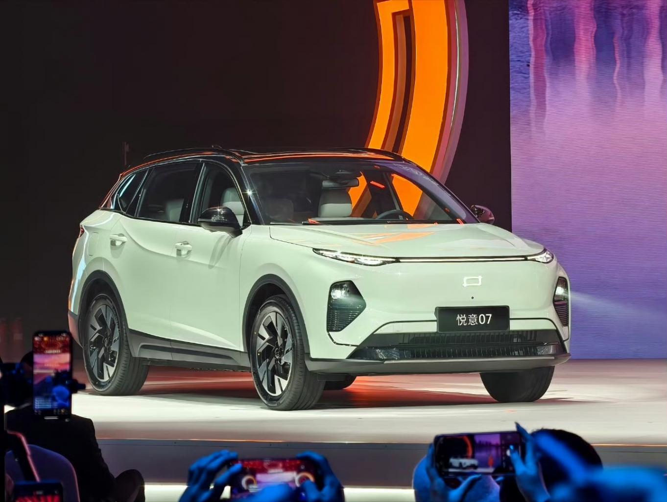 一汽奔腾悦意科技日—两款全新 SUV