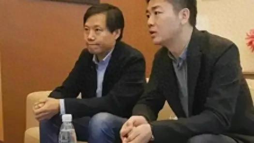 刘强东拿下小米汽车大单