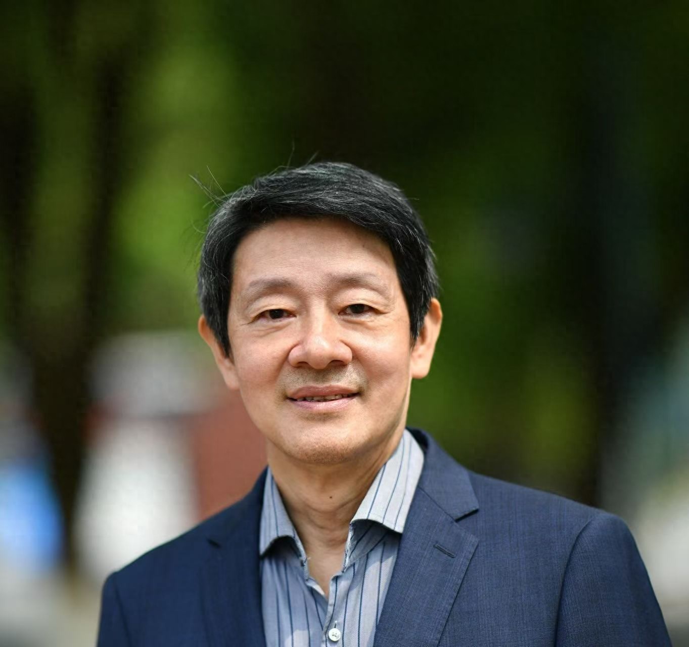 代表建议尽早实施12年义务教育