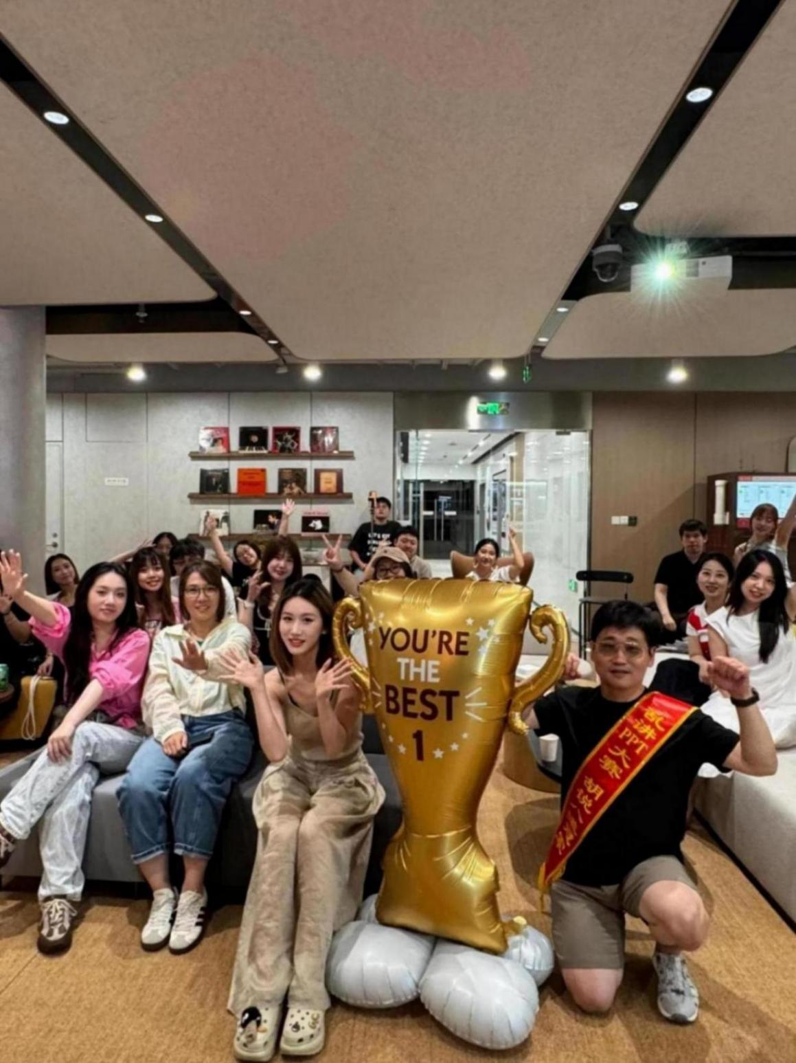 付费乱讲PPT大赛门票5分钟抢光